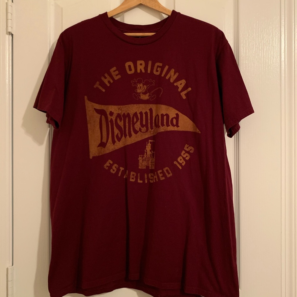 Disneyland Pendant Tee